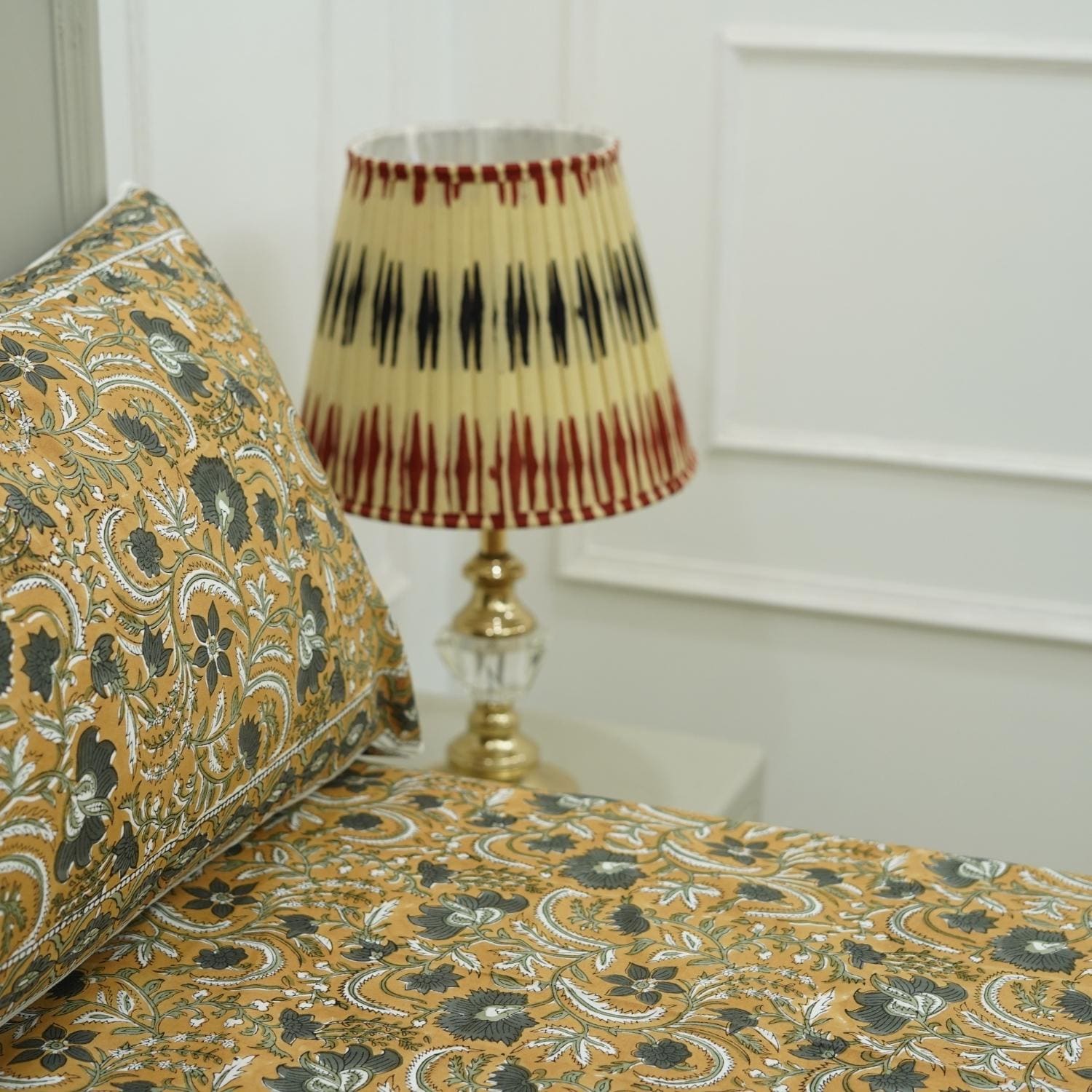 This handmade cotton bedsheet features stunning block printed florals that reflect artisanal legacy. A calming, decorative layer for your peaceful bedroom sanctuary.