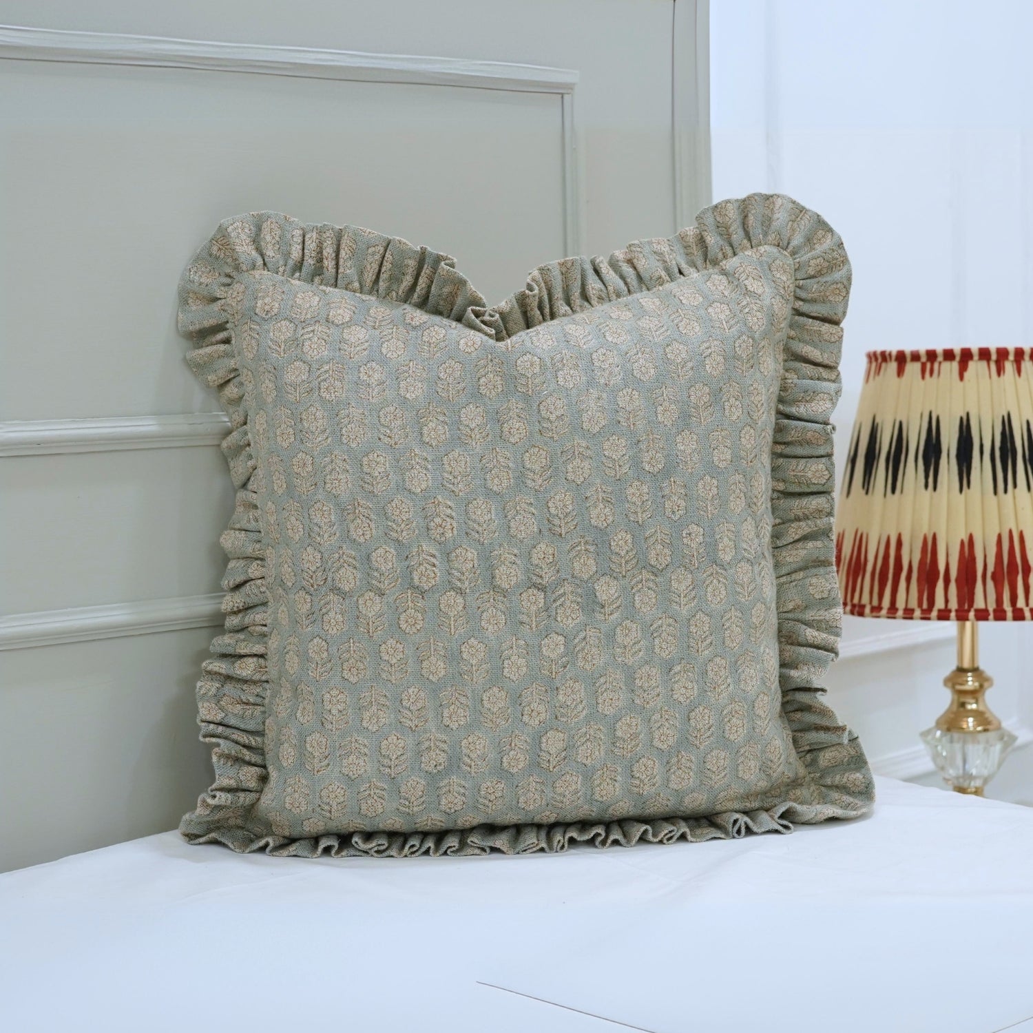 Pillow cover with frill 2025