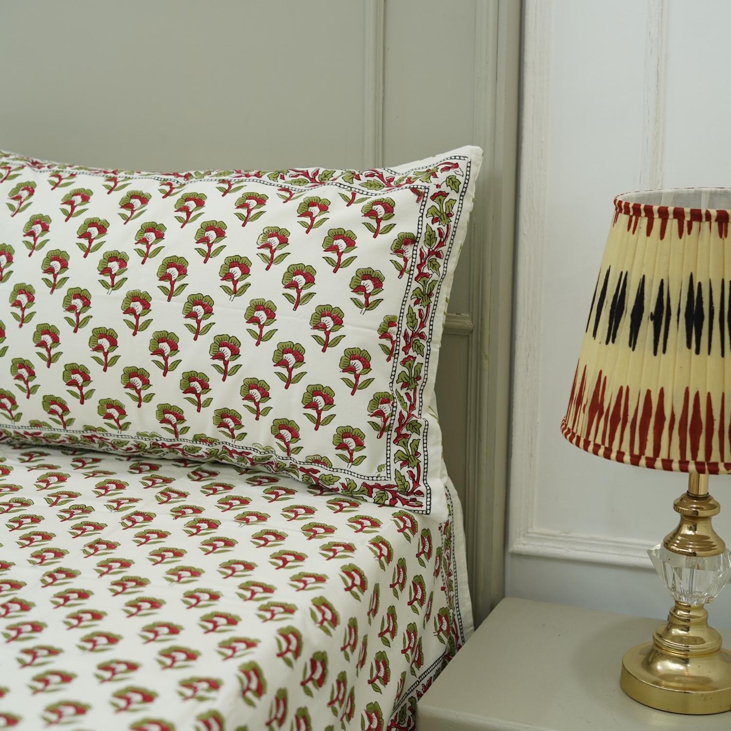 Floral red and green printed cotton bedsheet, hand block print cotton bedspread, bedcover with cotton pillow cover,  printed bedspread for king size bed, boho chic bedding cotton.