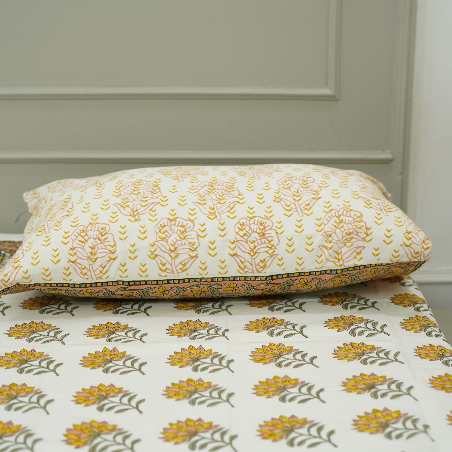 Handmade decoartive floral bedsheet with pillow cover set, hand block print fabric, soft flat bedcover and pillow cover, farmhouse bohemian cotton bedcover, bedspread for king size bed, Indian boho bedding.