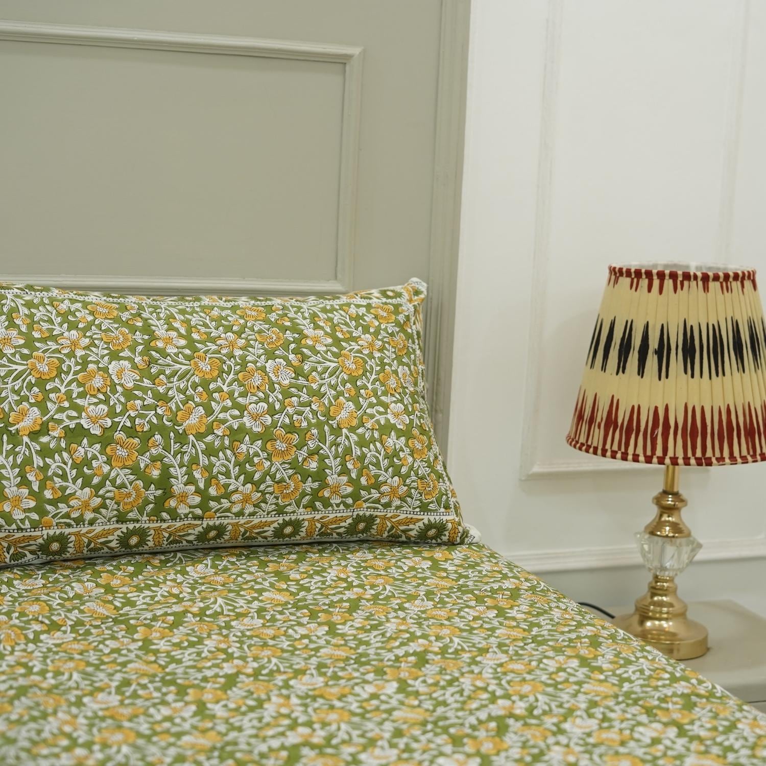 Cotton block print bedsheet, floral handprinted natural king size bedspreads, floral cotton pillow cover set, decorative cotton bedding, bohemian décor, farmhouse cotton bedding.