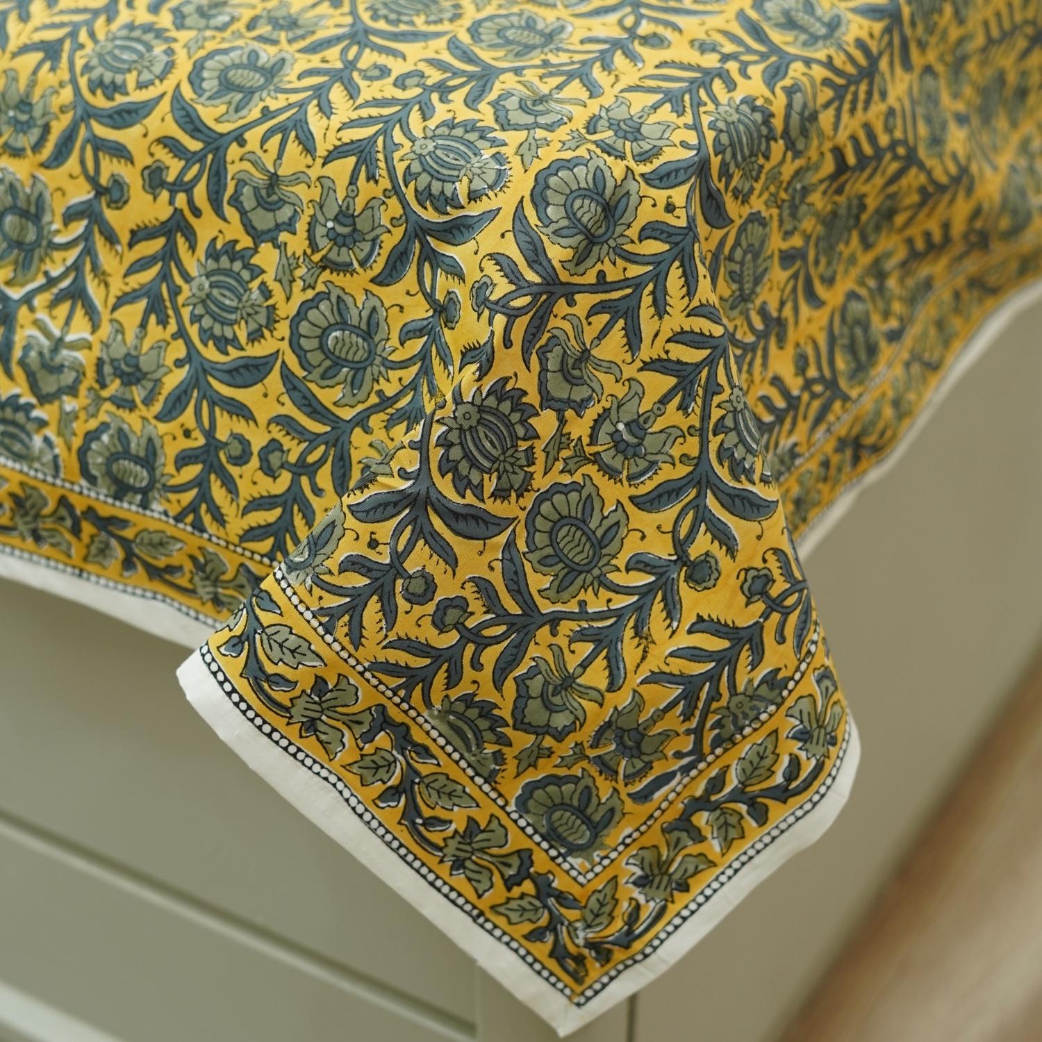 Cotton block print bedsheet, floral handprinted natural king size bedspreads, floral cotton pillow cover set, decorative cotton bedding, bohemian décor, farmhouse cotton bedding.