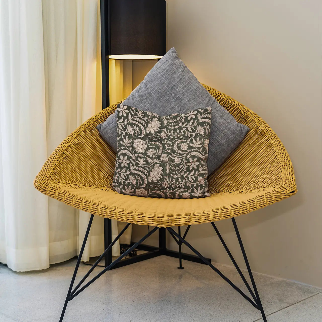 How to Choose the Perfect Home Decor Pillows for Your Style? - Fabdivine