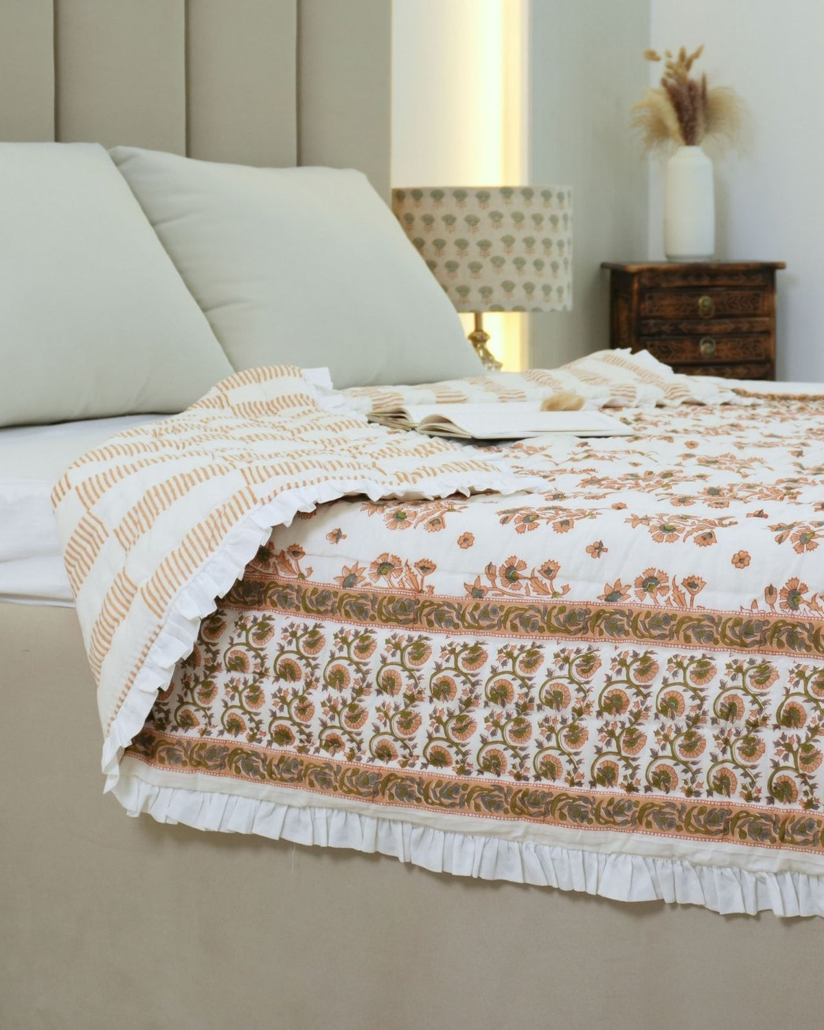 Peach Floral Block Print Border Sadabahar Bed Cotton Quilt