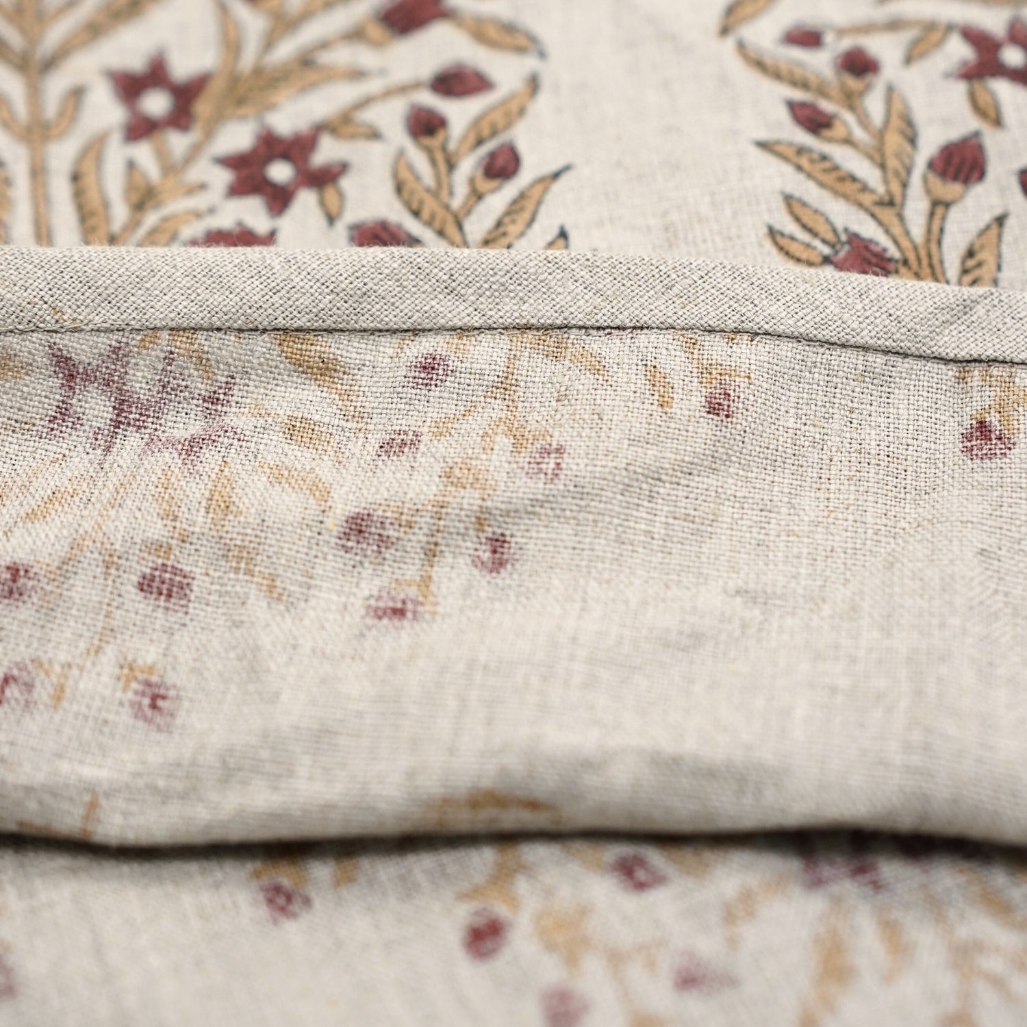 Pure Linen Handmade Block Printed Tuskan Red & Brownish Mini Floral Xmas Tree Skirt – Virandhavan Holiday Decor