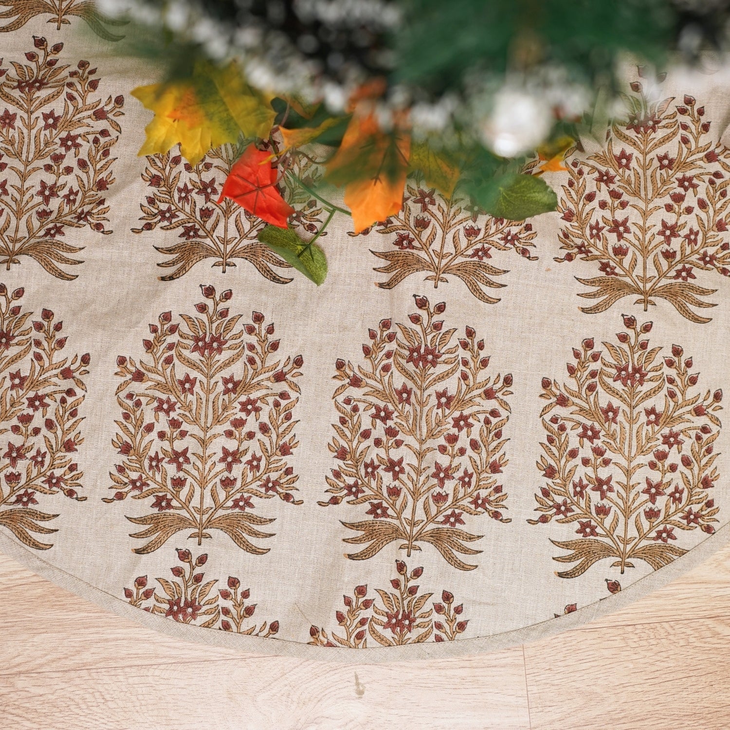 Pure Linen Handmade Block Printed Tuskan Red & Brownish Mini Floral Xmas Tree Skirt – Virandhavan Holiday Decor