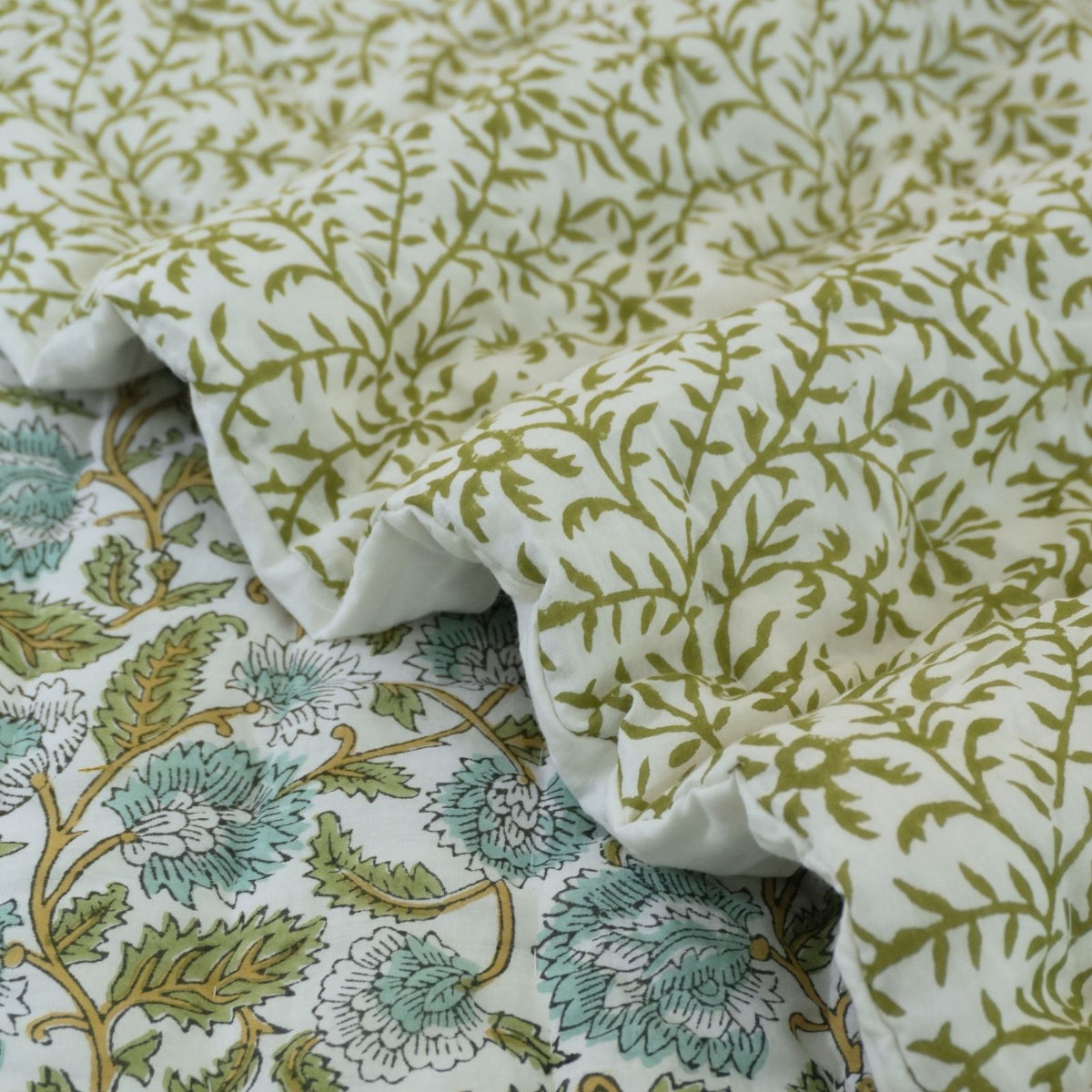 Indian Block Printing Floral Border Cotton Quilt - Mandakani