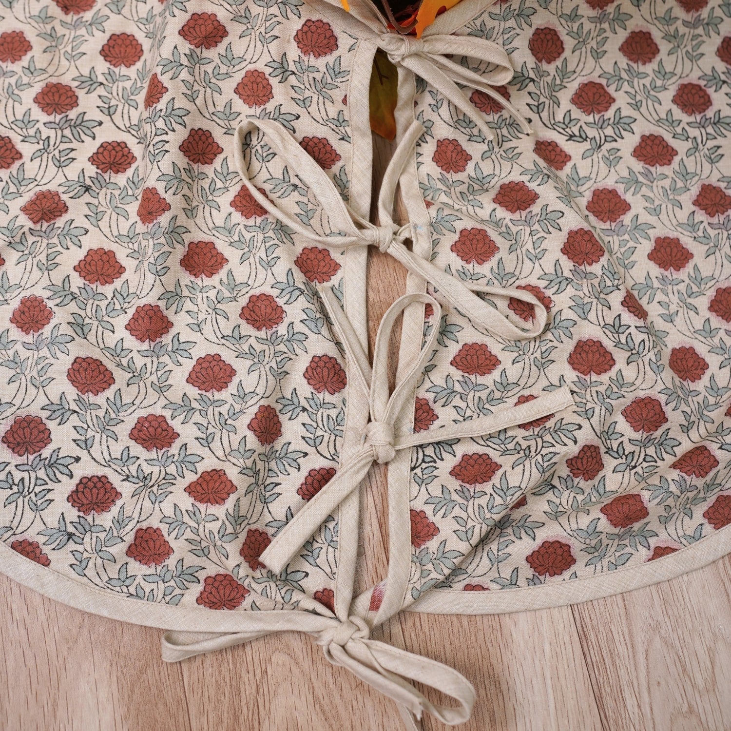 Handmade Boho Linen Blend Khubsurat Brown & Gray Floral Living Room Block Printed Christmas Tree Skirts 