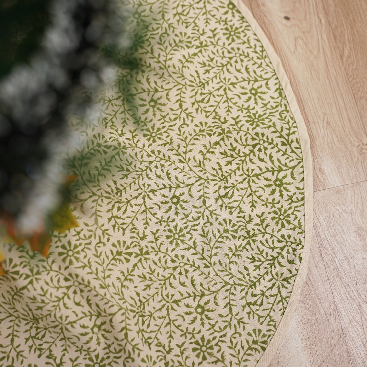 Handmade Block Printed Jungle Ghash Green Leaf Floral Duck Canvas Christmas Tree Skirts for Decorative Home