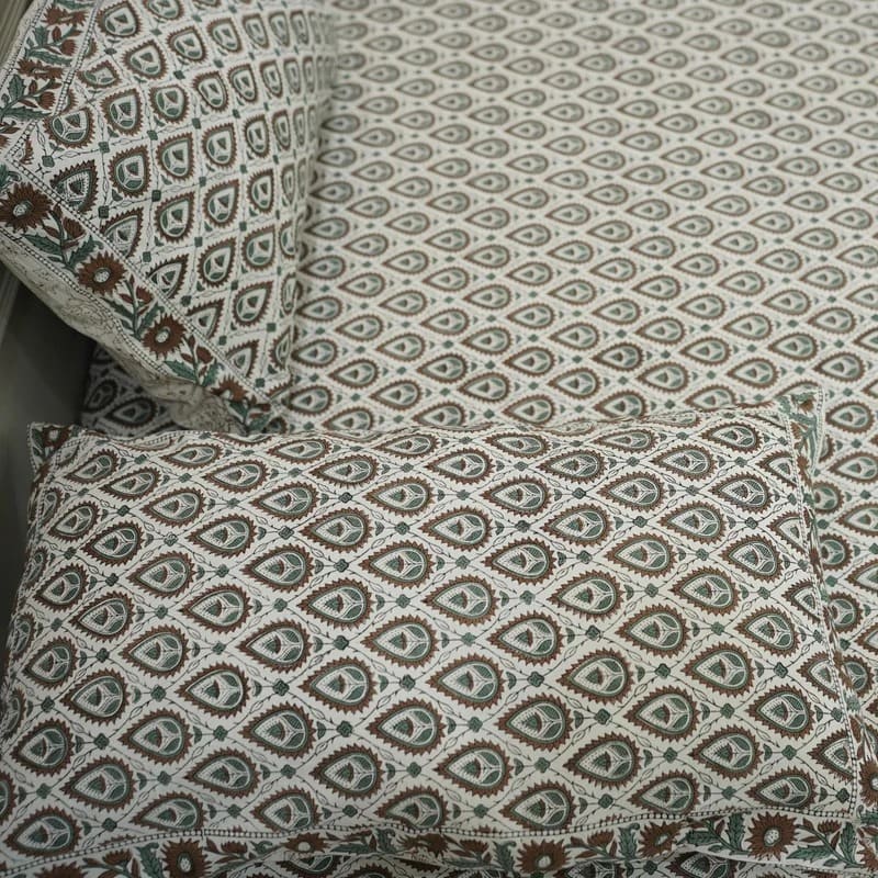 Stylish hand print bedsheets for home interiors