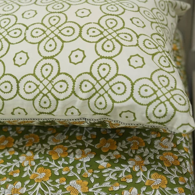 Designer hand print bedsheets set for bed