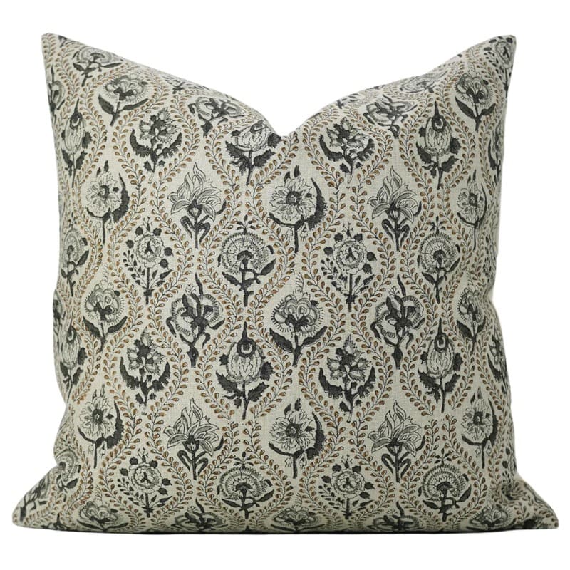 Lightweight throw pillow cover