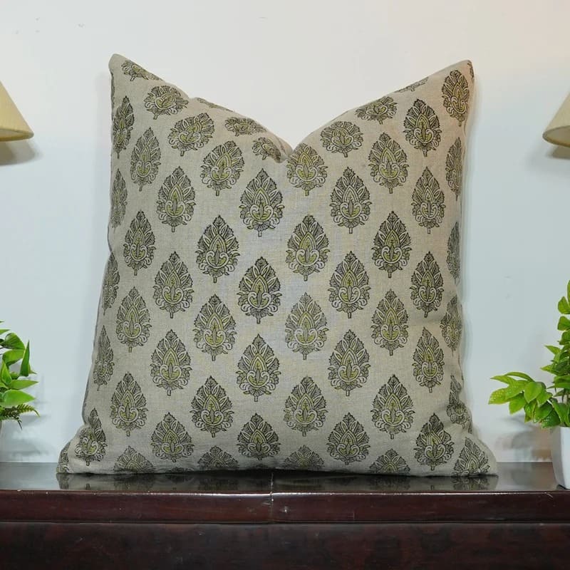 Accent decorative throw pillow cover