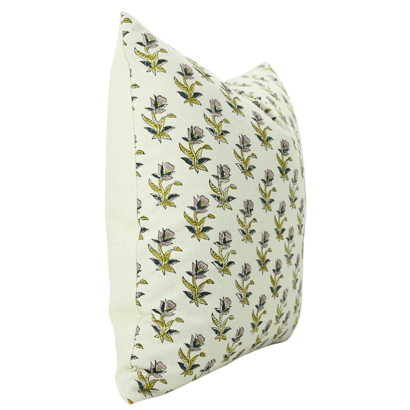 Zippered pillow cover with hidden closure