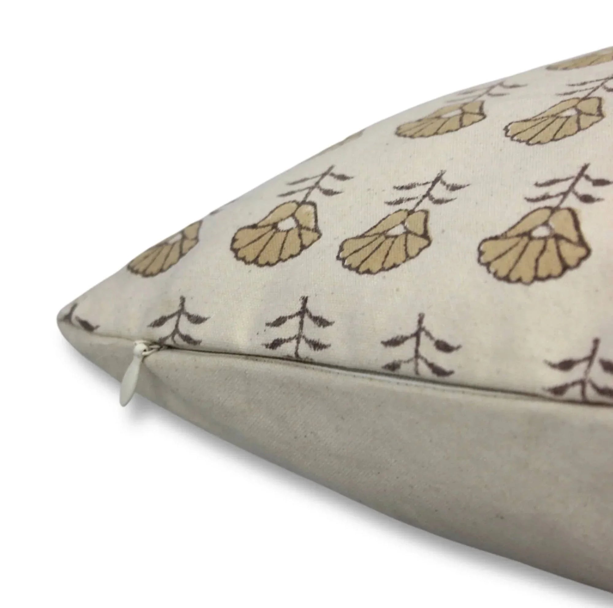  Decorative pillow with floral pattern for living room decor 