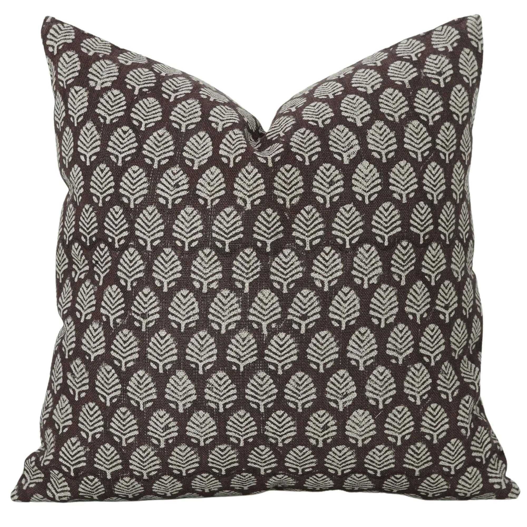 Decorative pillow with leaf pattern 