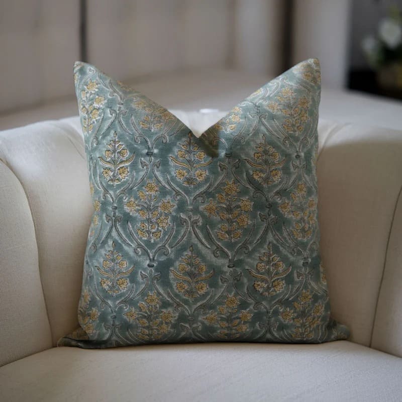 Zippered linen sofa pillow cover