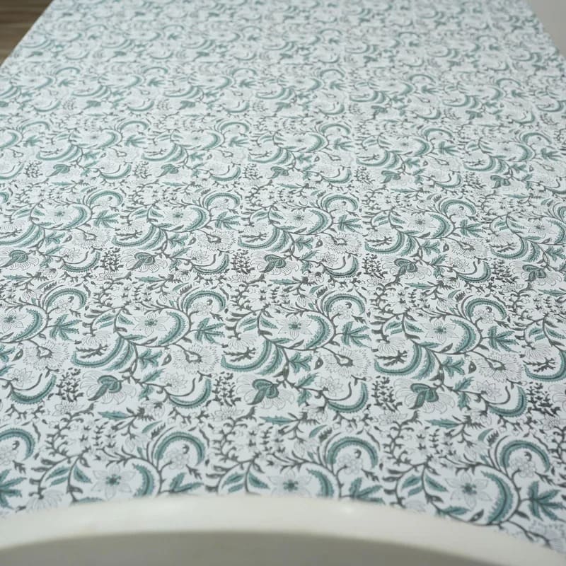 Chic elegant bedroom printed table cloth