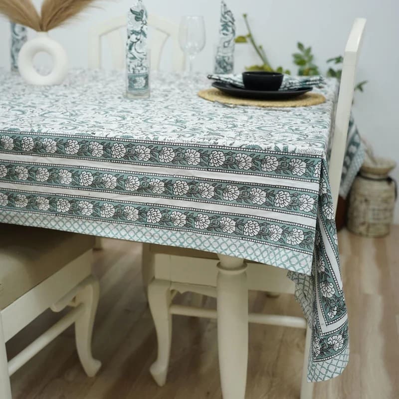 Clean stylish bedroom printed table cloth