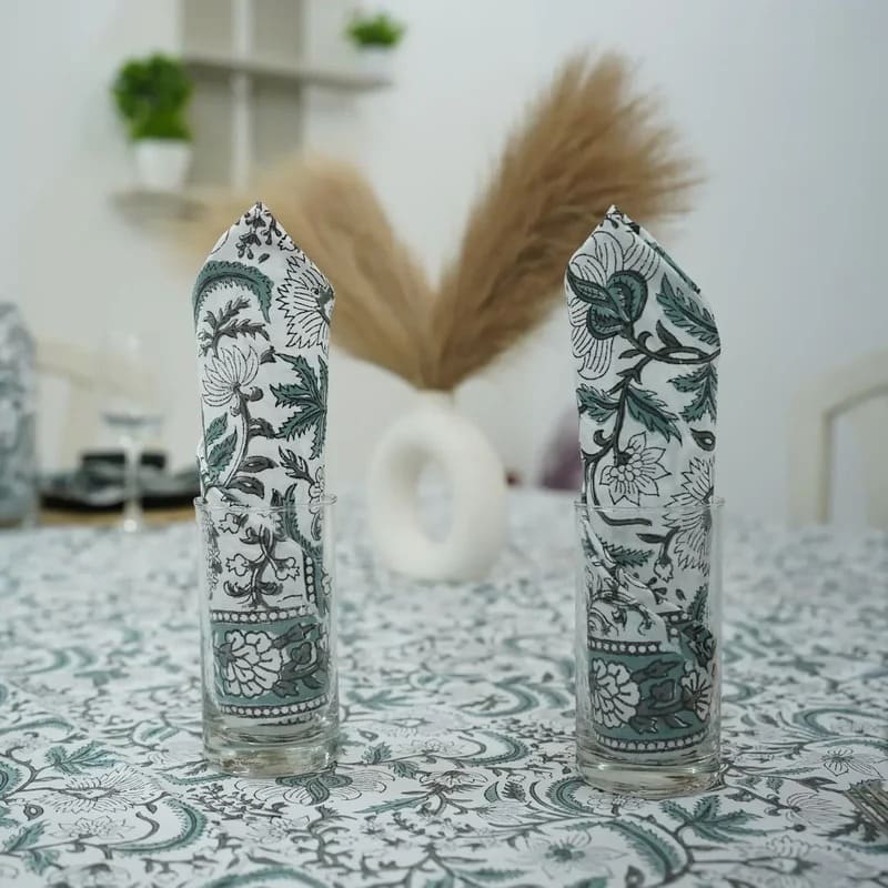 Warm elegant bedroom printed table cloth