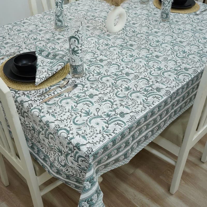 Fresh stylish bedroom printed table cloth