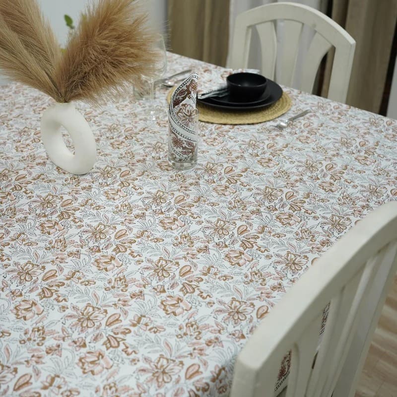 Vintage traditional table cloth print
