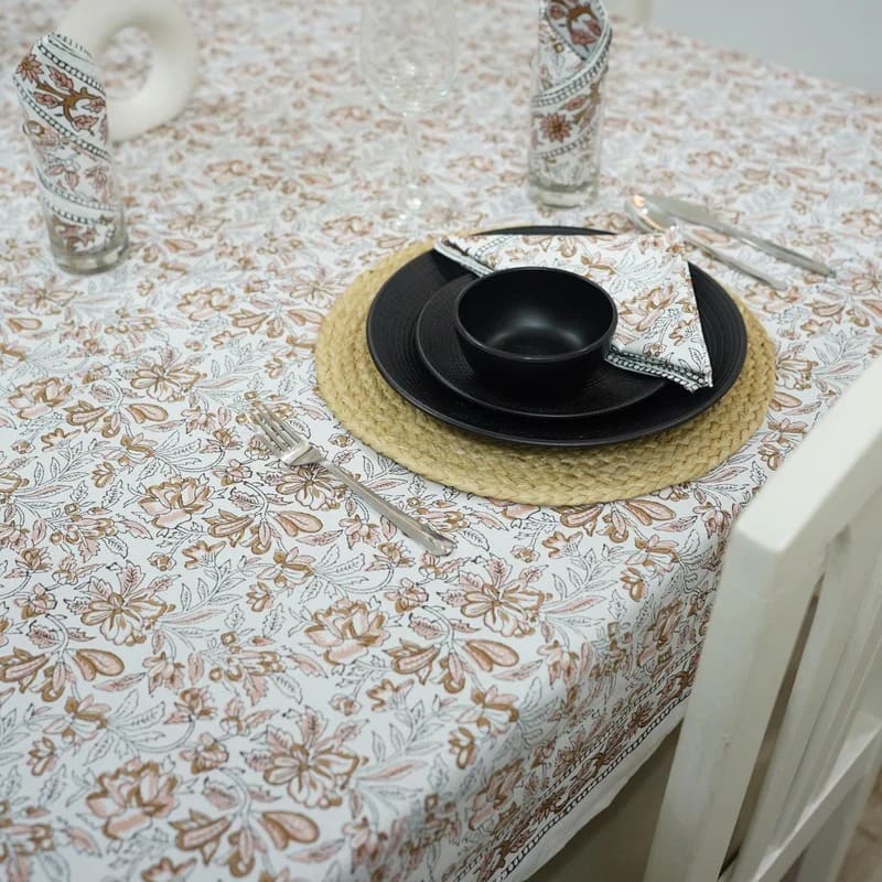 Elegant ethnic table cloth print