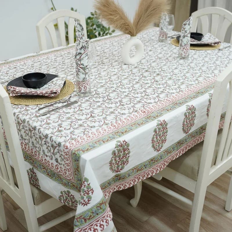 Stylish modern bedroom printed table cloth decor