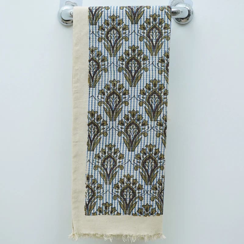 Kitchen towel with green pattern design
