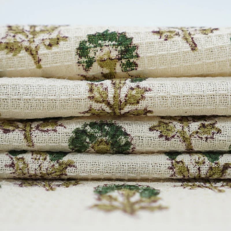 Decorative cotton towel in green pattern