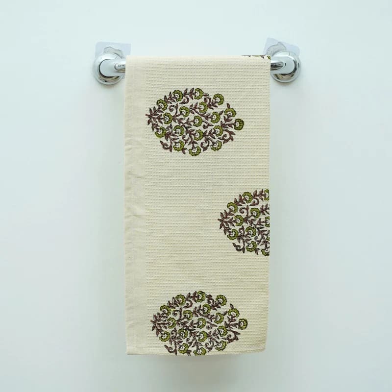 Cotton green patterned towel for bathroom