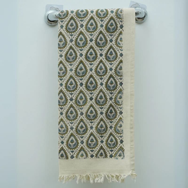 Cotton waffle towel in green with breathable fabric