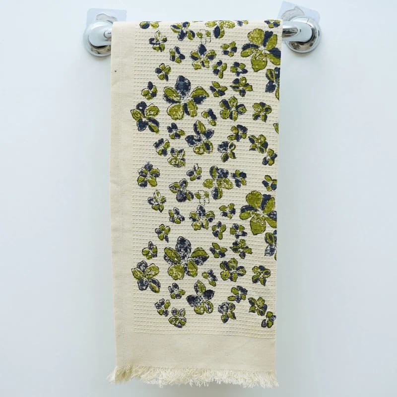 Decorative kitchen towel in green cotton fabric