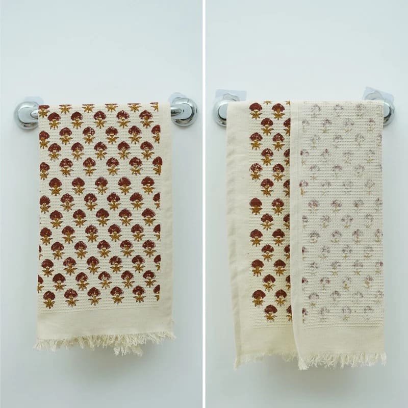 Cotton waffle towel in green with light texture