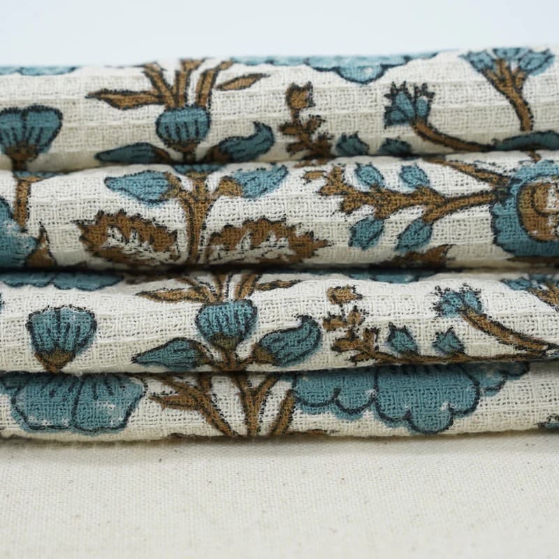 Green patterned towel with contemporary design