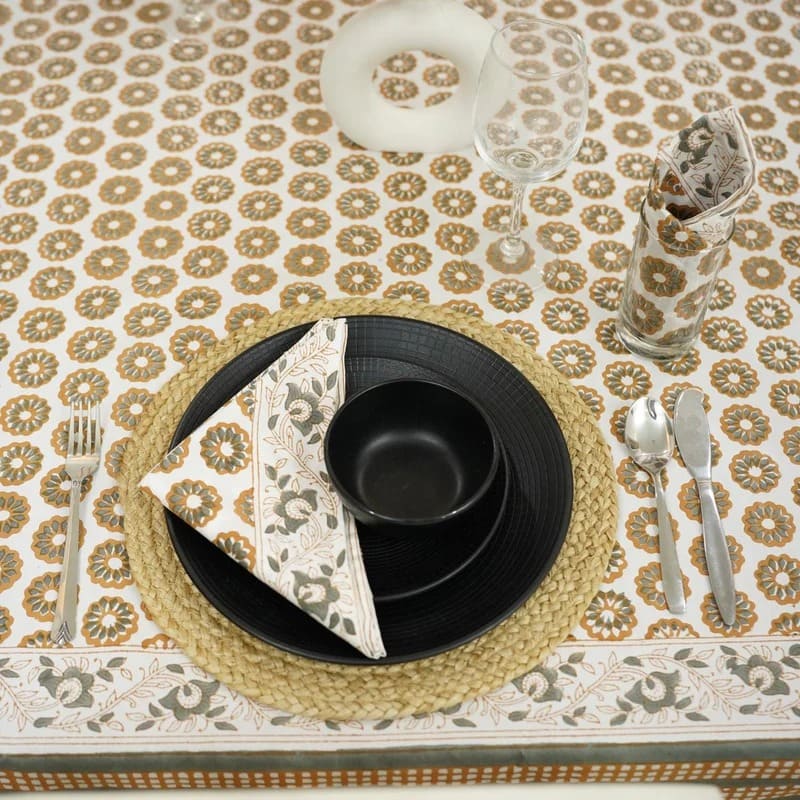 Beautiful printed table clothes design
