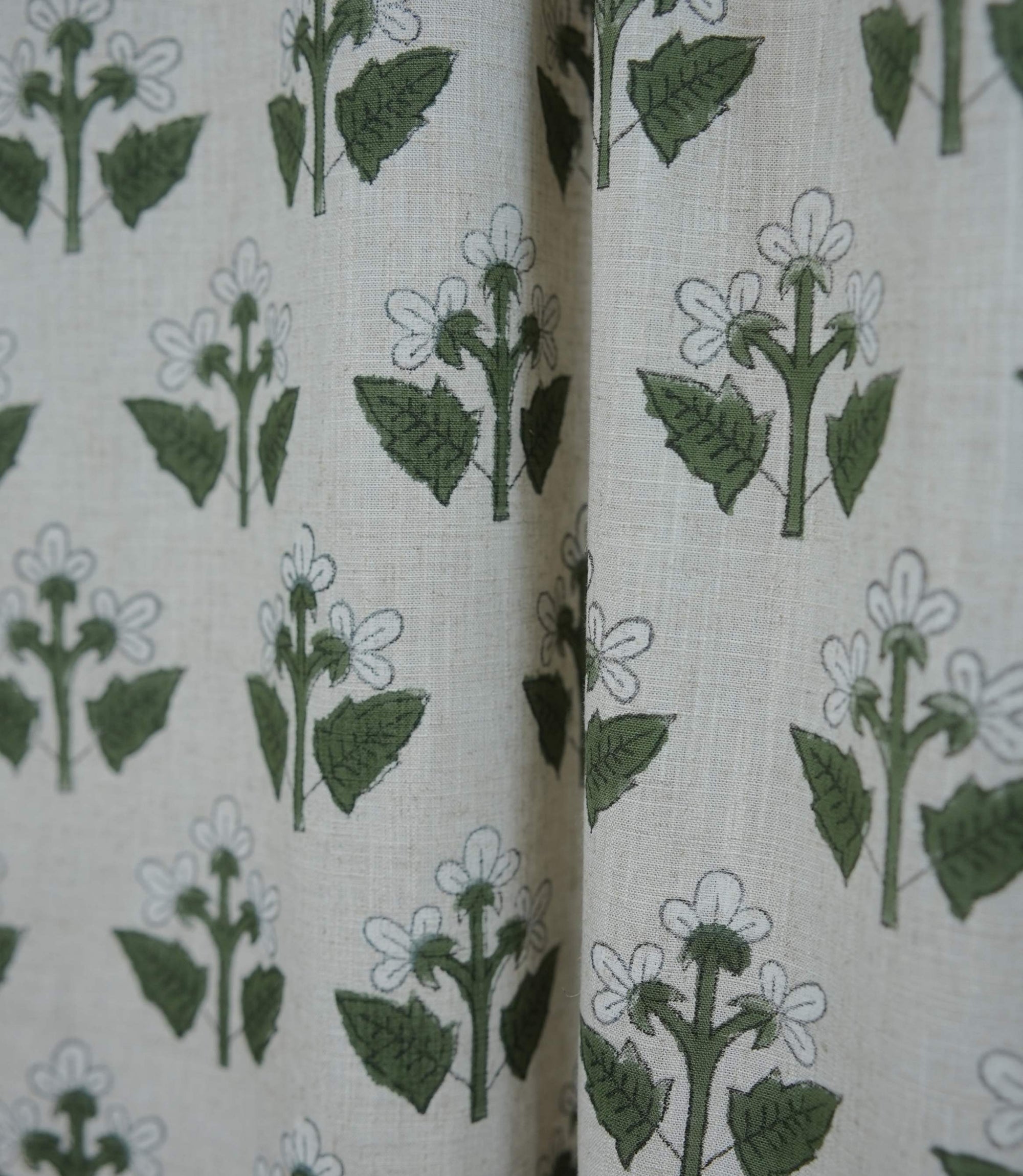 Handmade Green &amp; White Floral Linen Curtains – Chahat