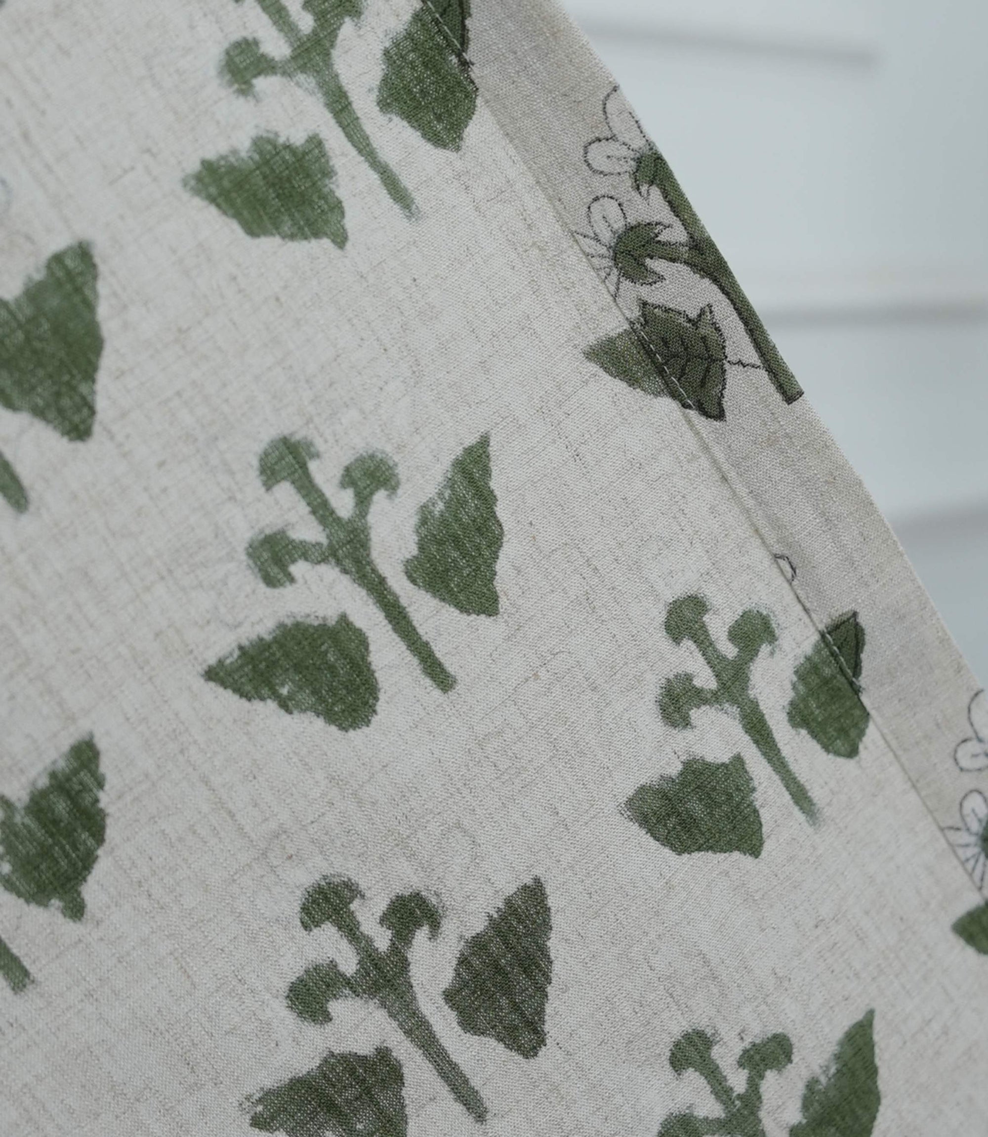Handmade Green &amp; White Floral Linen Curtains – Chahat