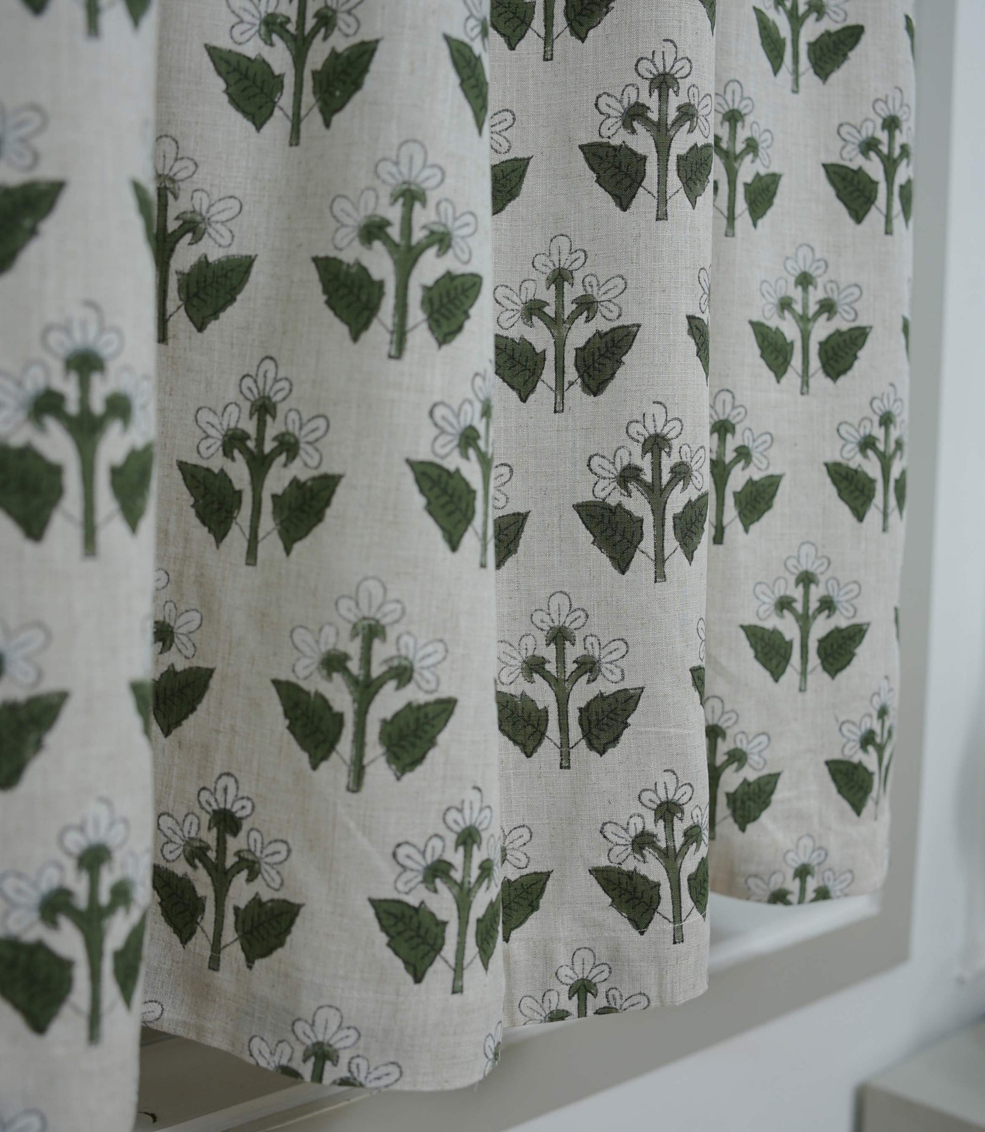 Handmade Green &amp; White Floral Linen Curtains – Chahat