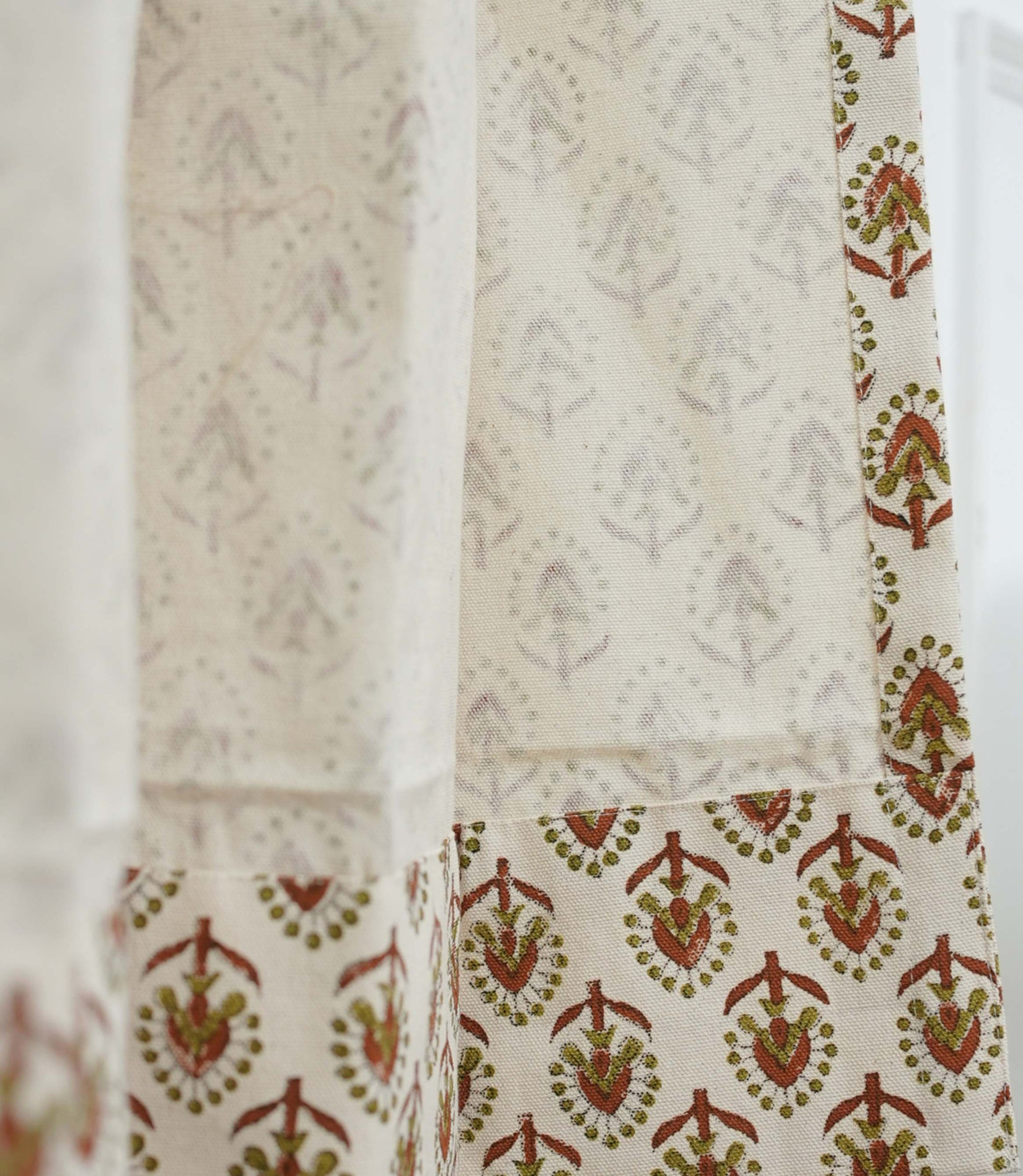 Handmade Gurukul Red &amp; Green Block Print Canvas Pleated Curtains