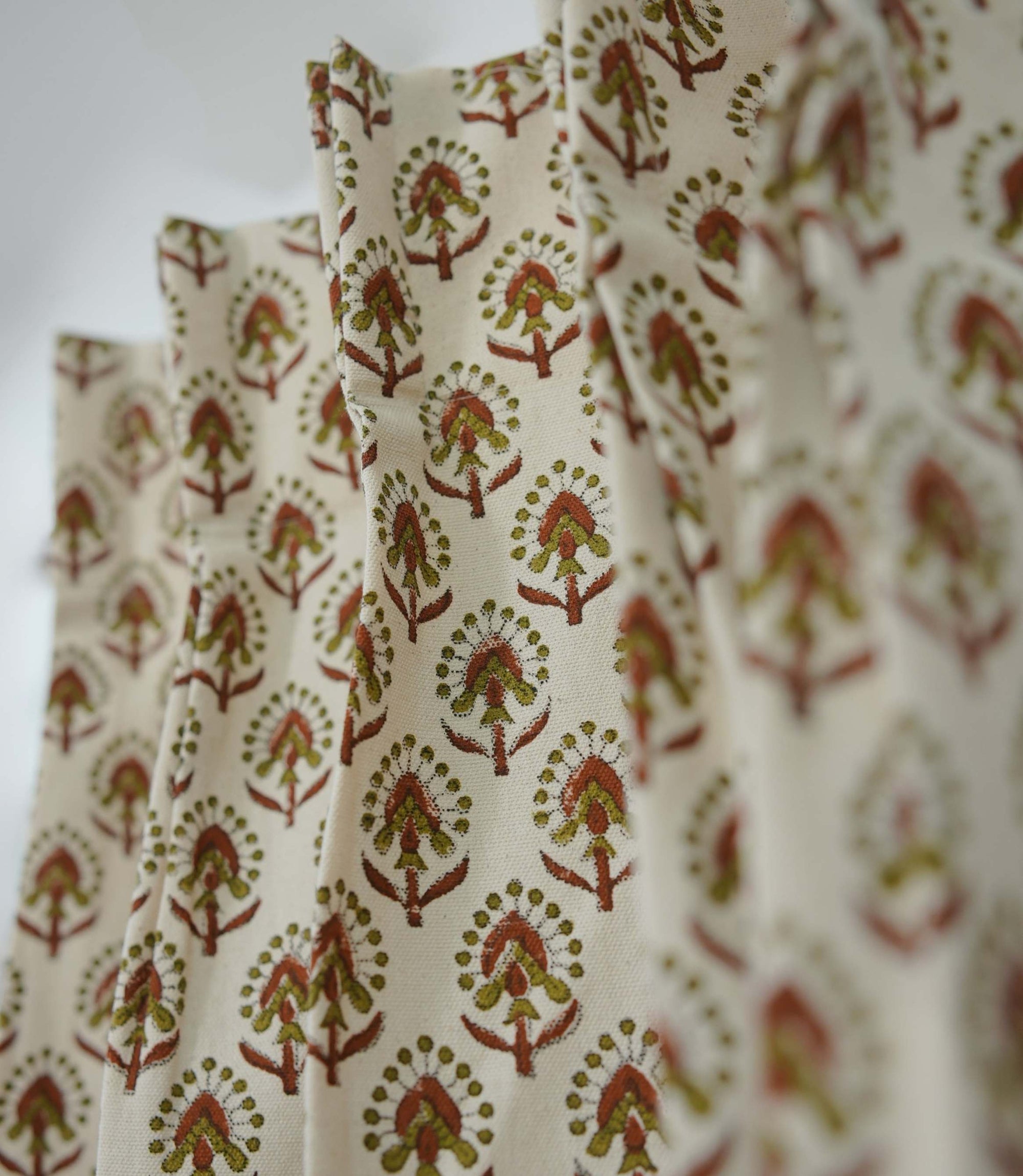Handmade Gurukul Red &amp; Green Block Print Canvas Pleated Curtains