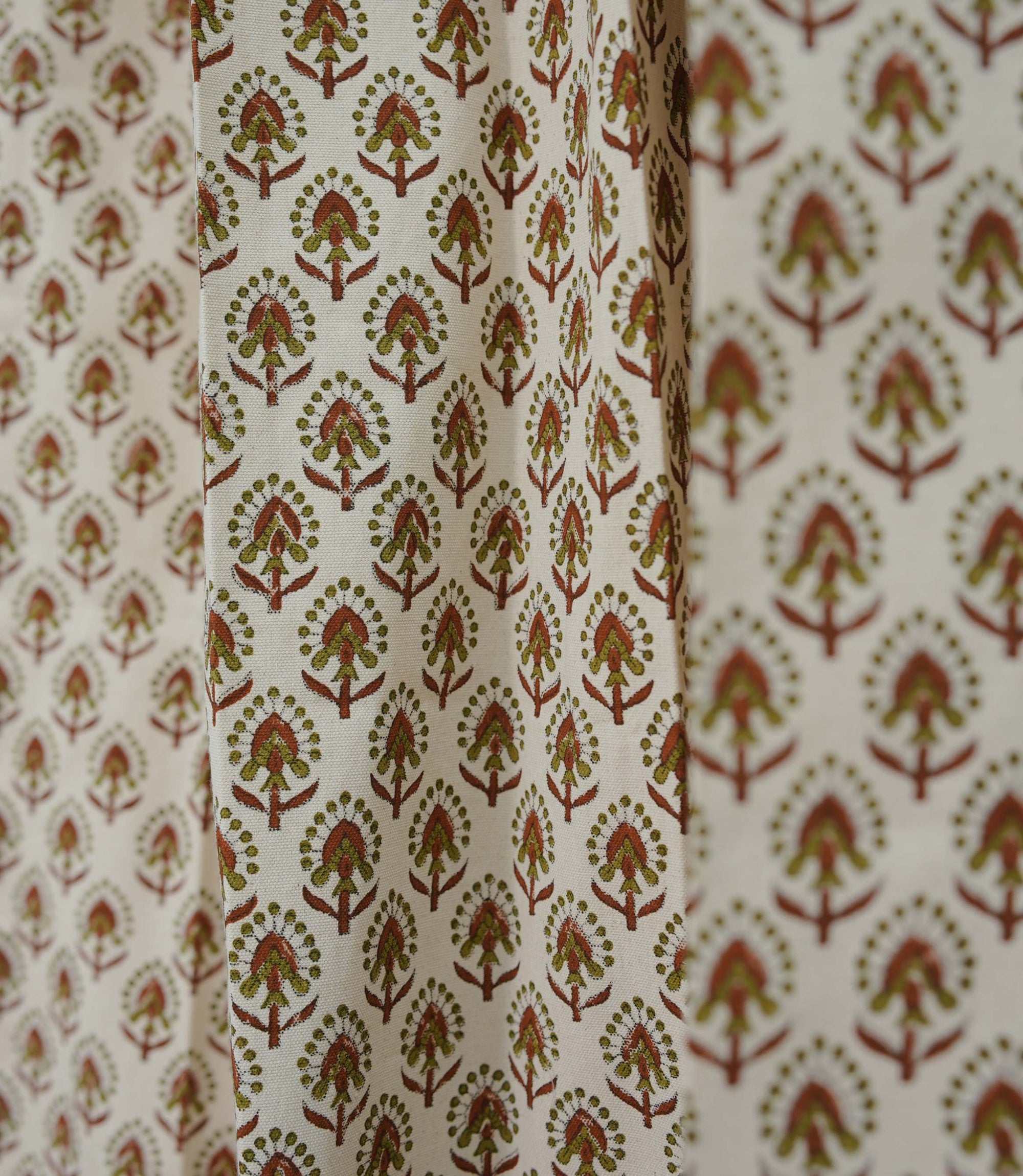 Handmade Gurukul Red &amp; Green Block Print Canvas Pleated Curtains