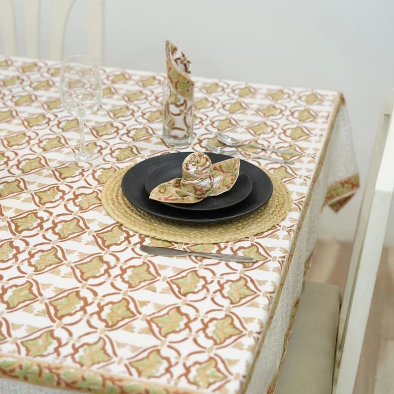 Trendy bedroom theme printed table cloth