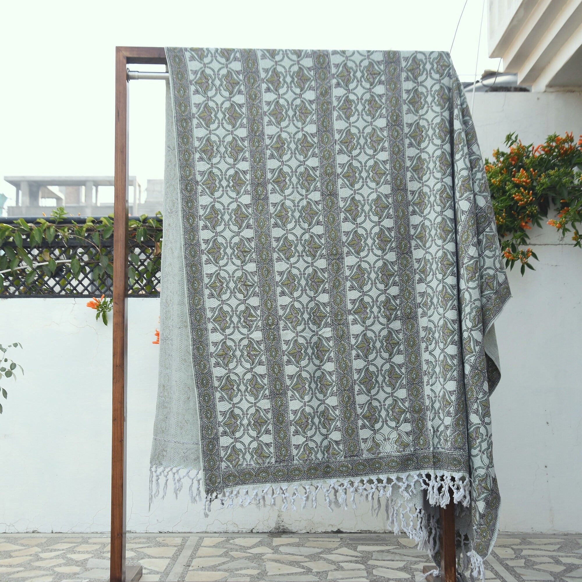 Woven throw blanket, block print handmade blanket, handwoven handloom fabric, blankets and throws - HRIDYAVAN