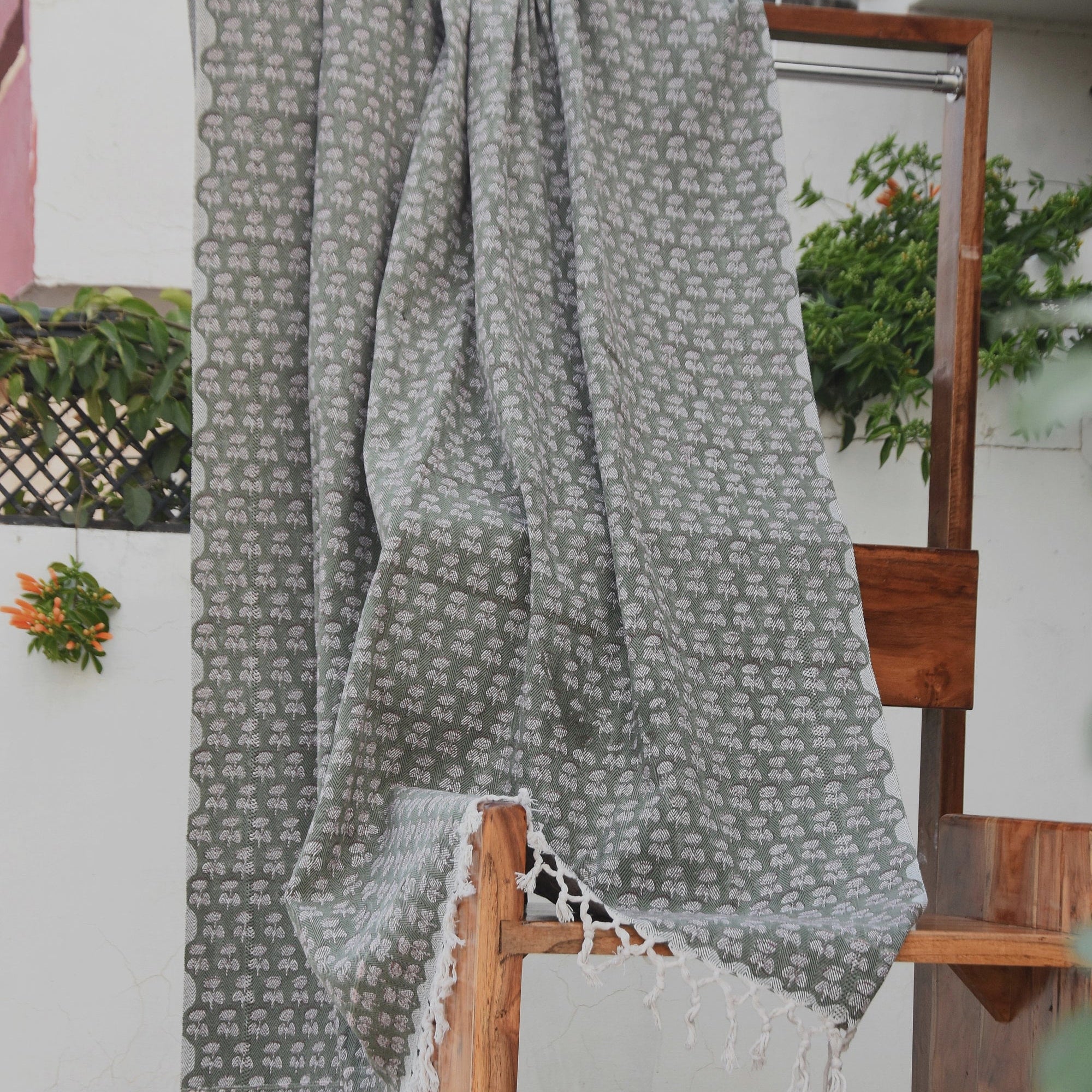Handwoven couch throws, handmade block printed throw for bedroom, handloom fabric, blankets and throws - DAMARU