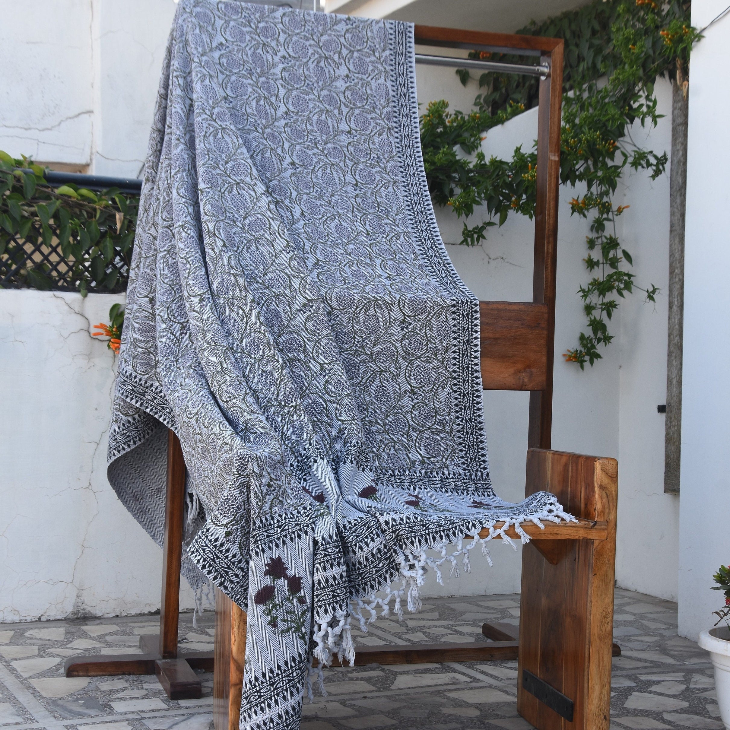 Woven throw blanket, block print handwoven throws , blankets and throws, handwoven handloom fabric - MERAKI